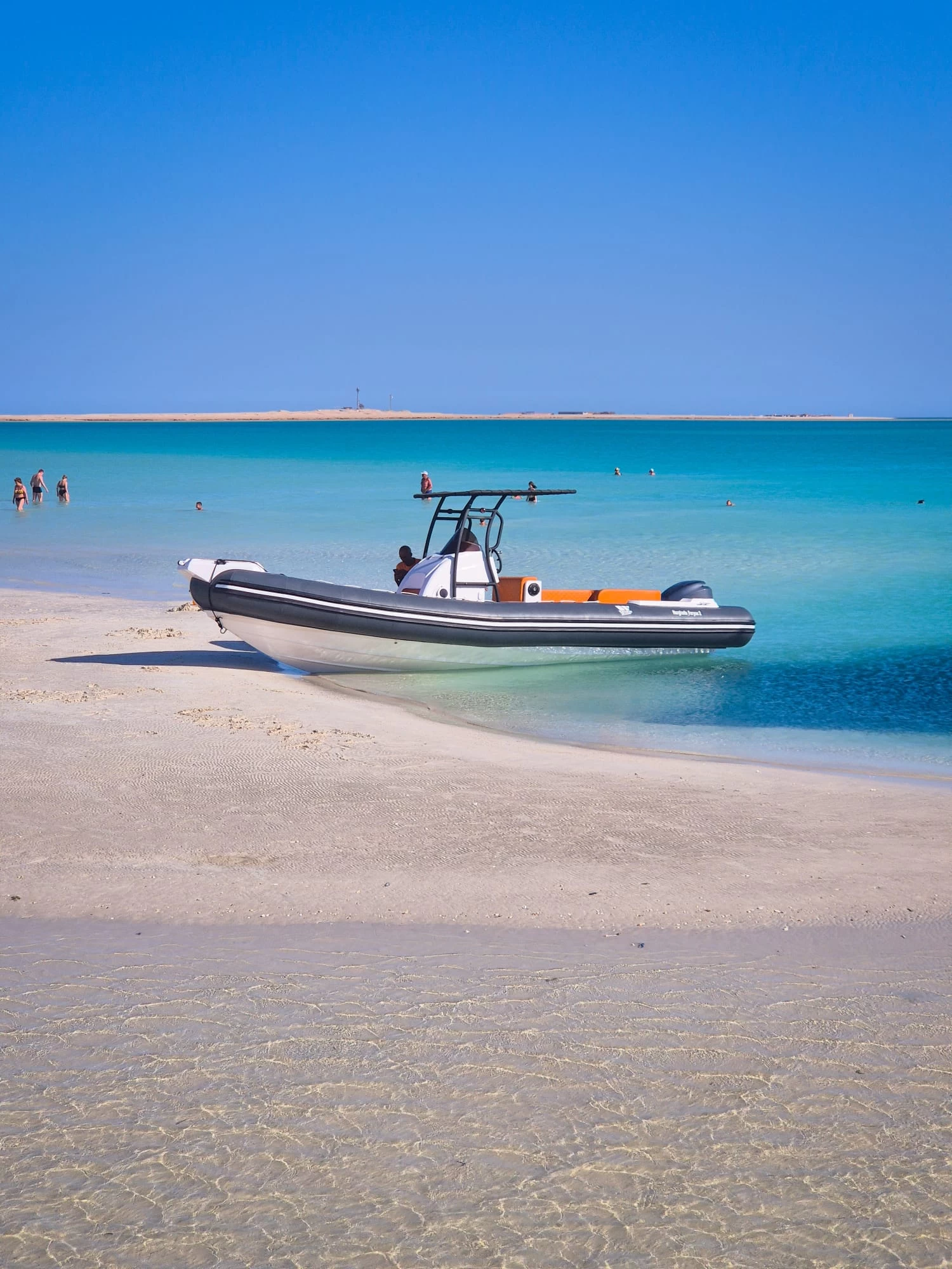 Orange Bay Snorkelling Day Tour }}