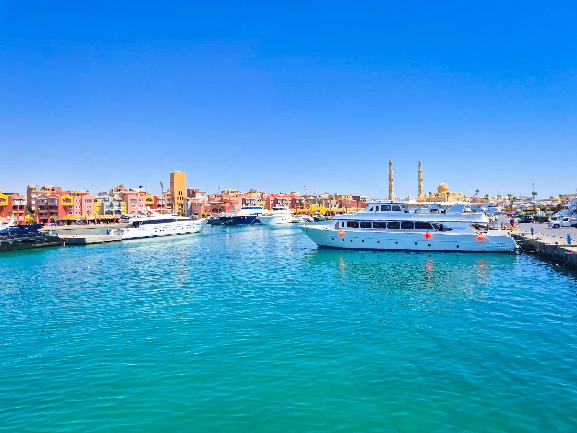 Hurghada Classic City Tour }}