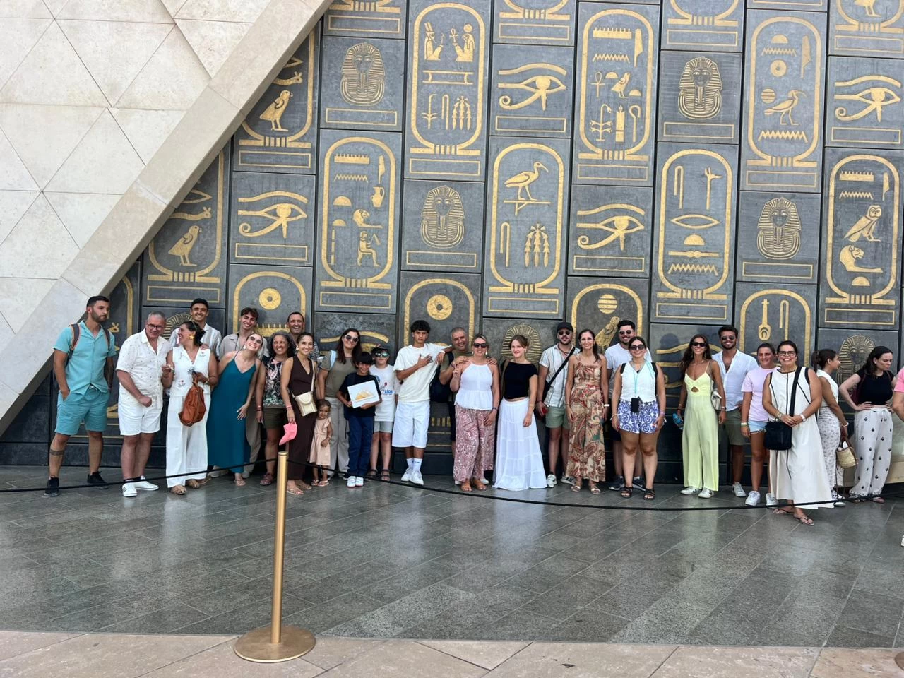 Excursão de Um Dia ao Grande Cairo a partir de Sharm el-Sheikh }}