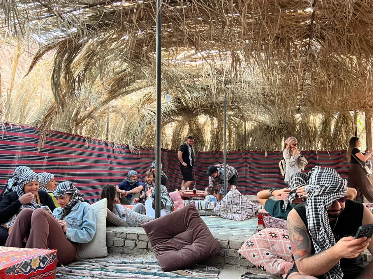Aventura Matinal de Quadriciclo no Deserto }}
