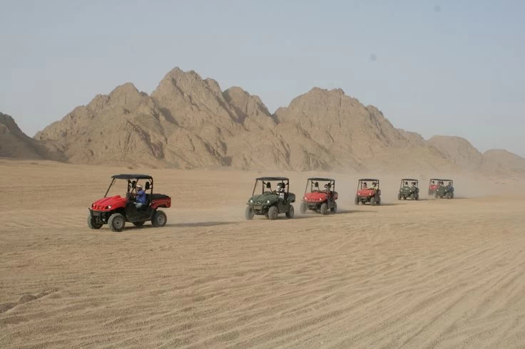 Aventura de Buggy ao Pôr do Sol }}