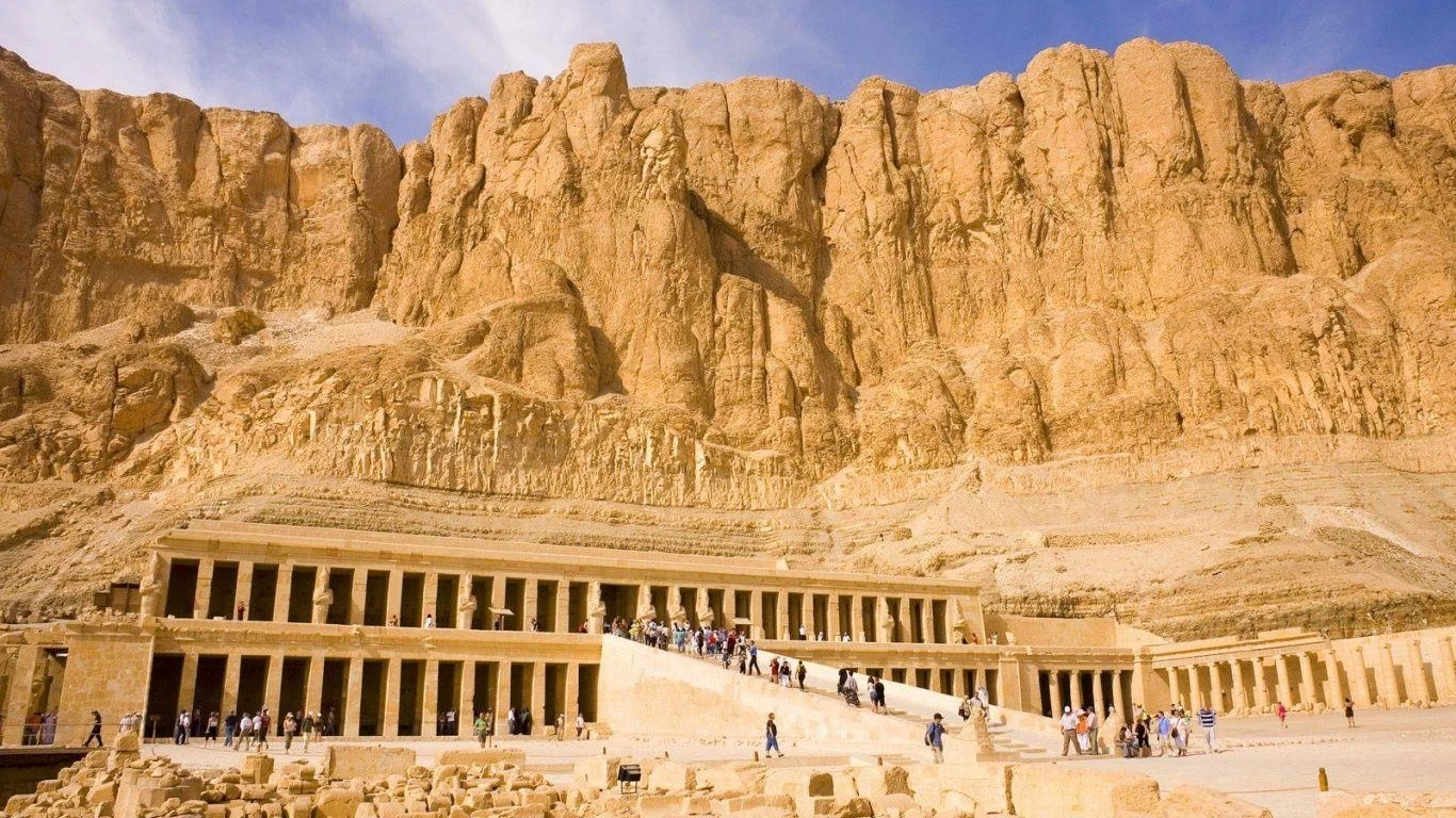 Excursão de Um Dia a Luxor por Avião a partir de Sharm el-Sheikh }}