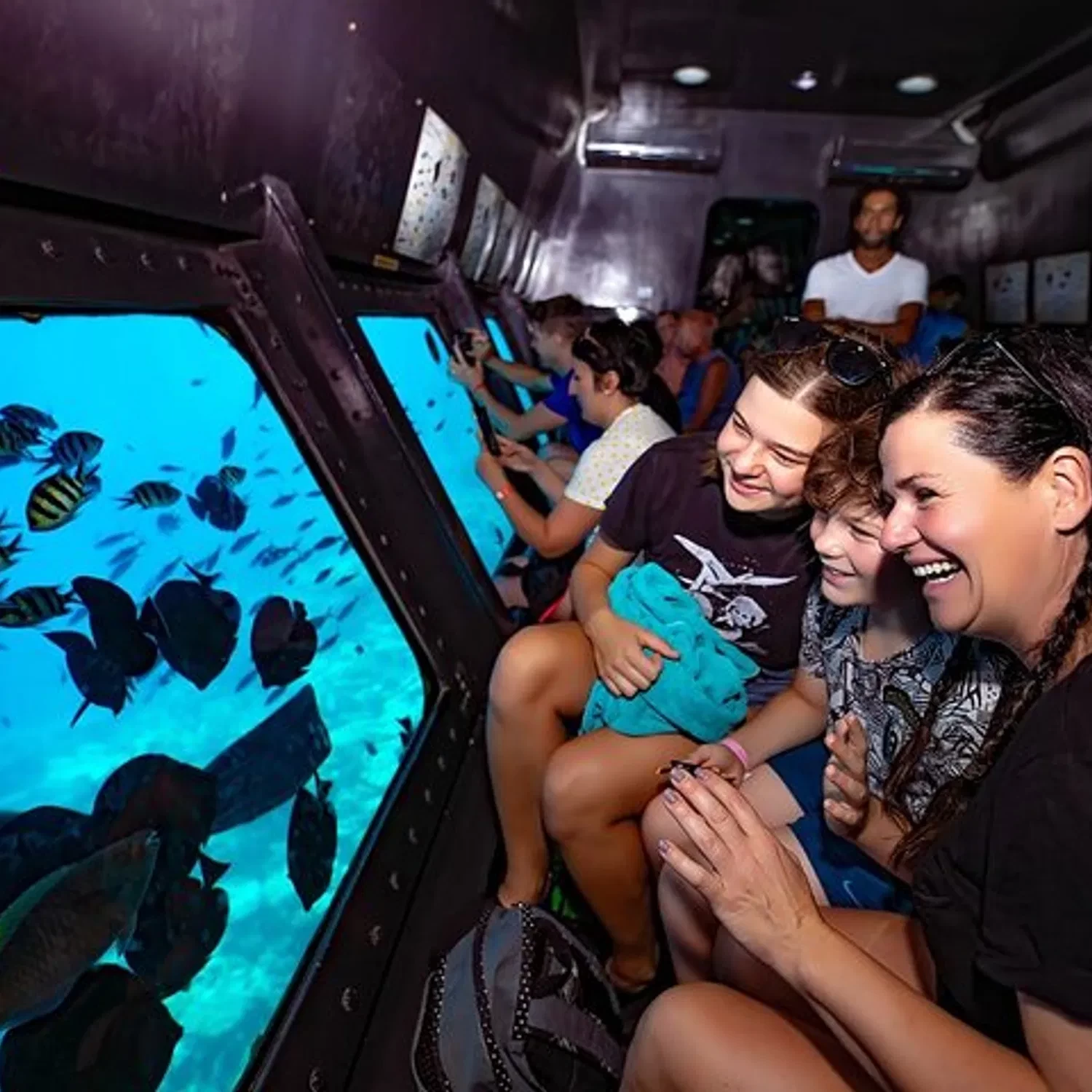 Excursão no Semi-Submarino SeaScope }}