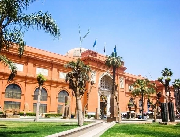 Cairo Exclusive }}