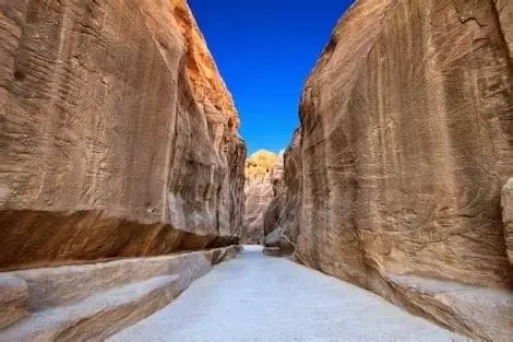 Excursão de Um Dia a Petra a partir de Sharm el-Sheikh }}