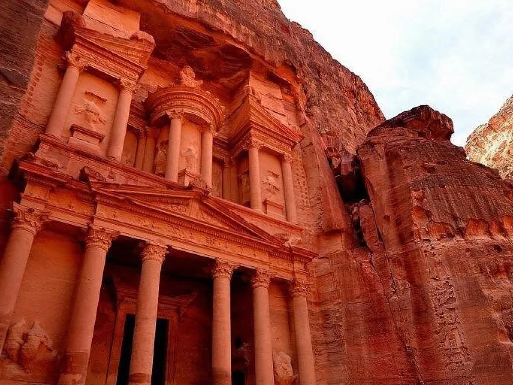 Excursão de Um Dia a Petra a partir de Sharm el-Sheikh }}